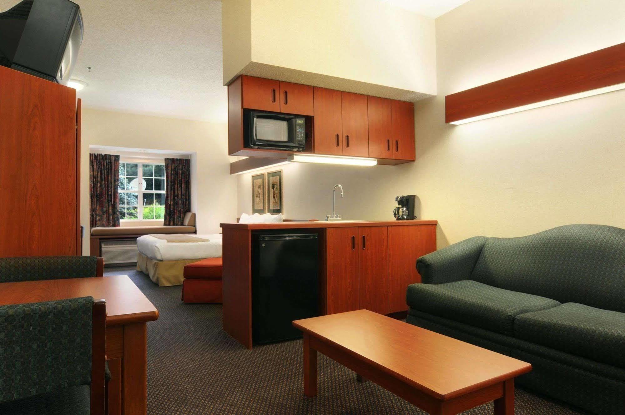 Microtel Inn & Suites By Wyndham Perimeter Center Sandy Springs Chambre photo